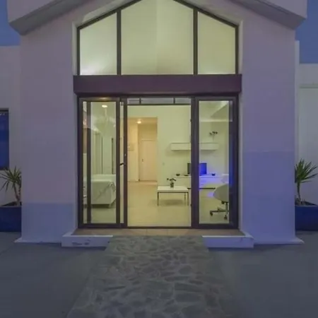 Stylish 4 Bedroom Villa Villa Playa Blanca (Lanzarote)