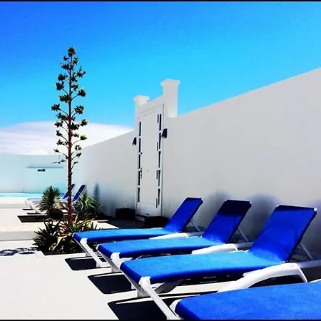 Stylish 4 Bedroom Villa Playa Blanca (Lanzarote)